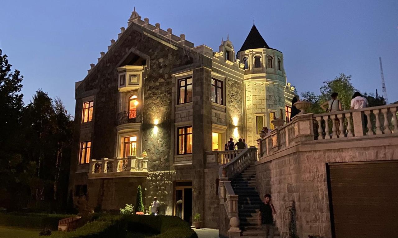 X Hotel Erivan Exterior foto